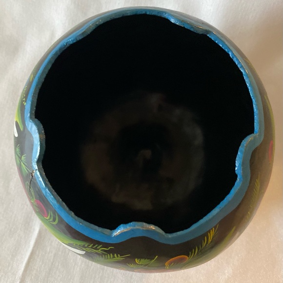 Gorgeous Vintage Folk Art Hand Painted Floral Gourd Trinket Box with Lid - Picture 11 of 16